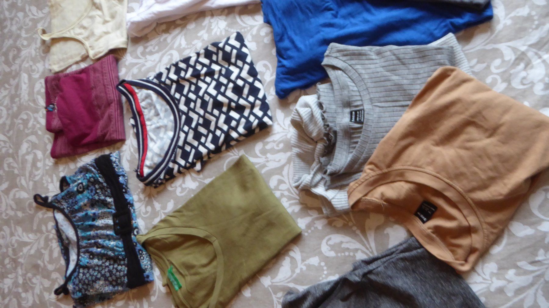 Lotti di vestiti: 16 Tshirt Top s Gr M – Usato da Sargans venduto da Benziner 3