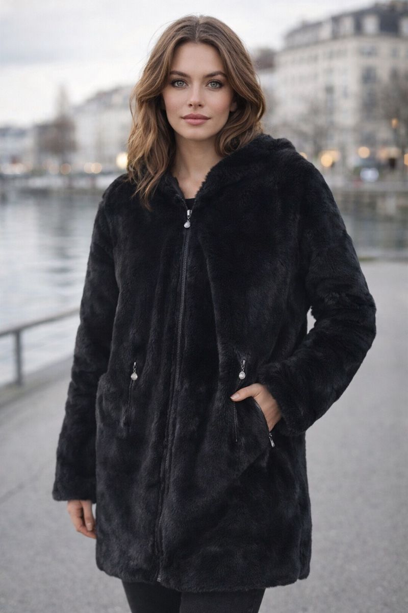 Cappotti: Winterjacke mit Kapuze, Grösse S/M – Usato da Mörschwil venduto da sandy828 1
