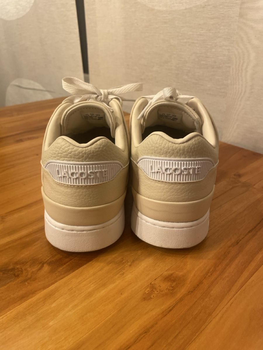 Lacoste Herrenschuhe: Lacoste Ledere Sneaker, Grösse 41 Neuwertig, Top Zustand – Neu (gemäss Beschreibung) aus Wil SG von Wanessamoccia17 3