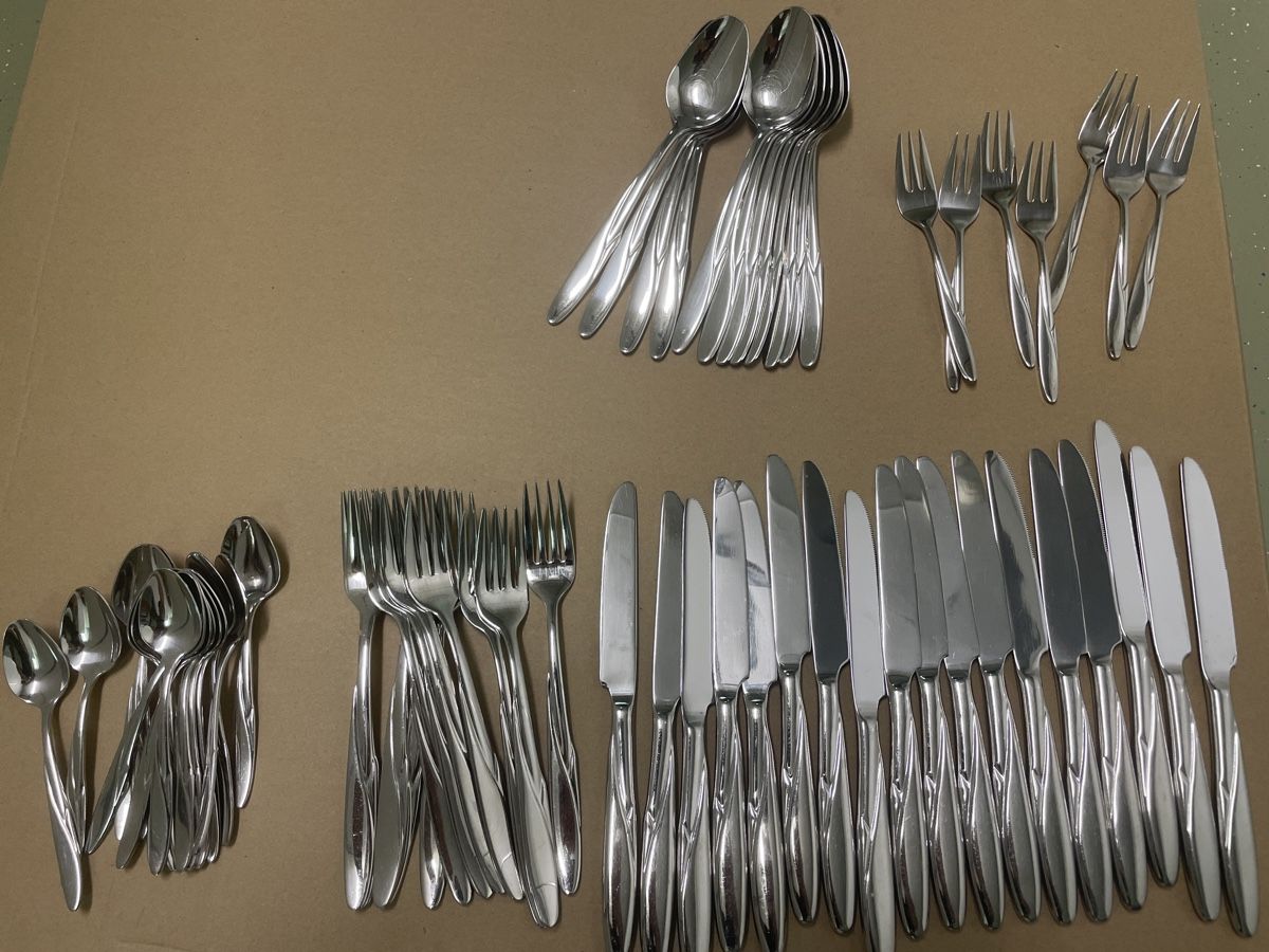 Bestecksets: Molybdänstahl Besteck Set Messer Gabel Löffel – Gebraucht aus Pfäffikon ZH von