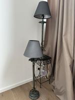 Stehleuchte mit zwei Lampenschirmen Vintage Metall floral