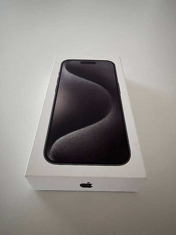 Telefoni cellulari / Smartphones: iPhone 15 Pro Grau / 128 GB – Usato da Luzern venduto da tom_7x7x 2