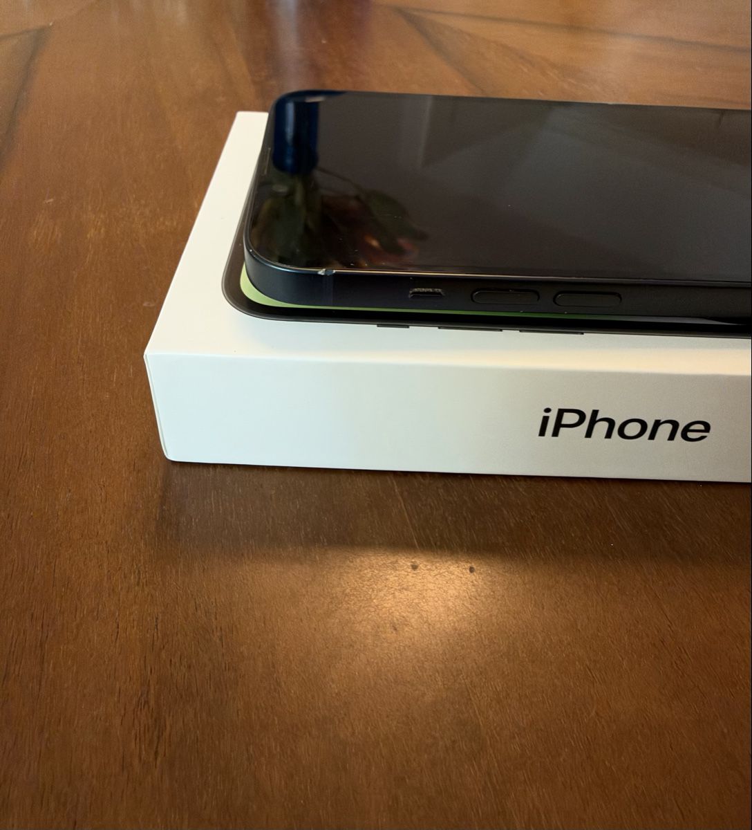 Apple Handys / Smartphones: Iphone 14 - Farbe Midnight - 128GB – Gebraucht aus Zürich von lin_s5j6 2