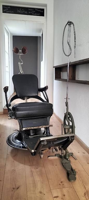 Sedie: Original Zahnarzt - Stuhl – Usato da Altdorf UR venduto da Baere.58 3