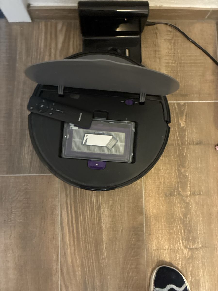 Samsung Aspirapolveri & Accessori: Samsung POWERbot-E VR5000,  wifi – Usato da Lyss venduto da savisan 1