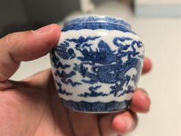 Super-mini Porzellan Dose, blau-weiss, Drachen