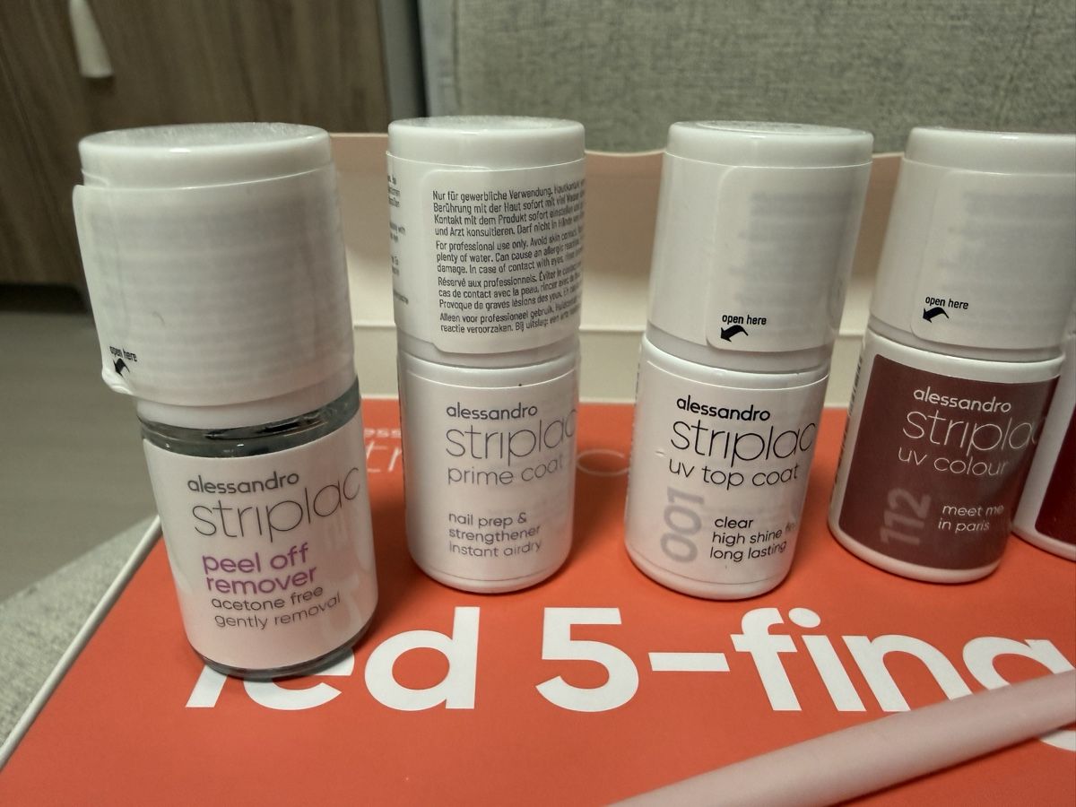 Alessandro Smalto per unghie: Alessandro Striplac UV Starter Set - normal & soft Nails – Usato da Bülach venduto da Murphy6 5