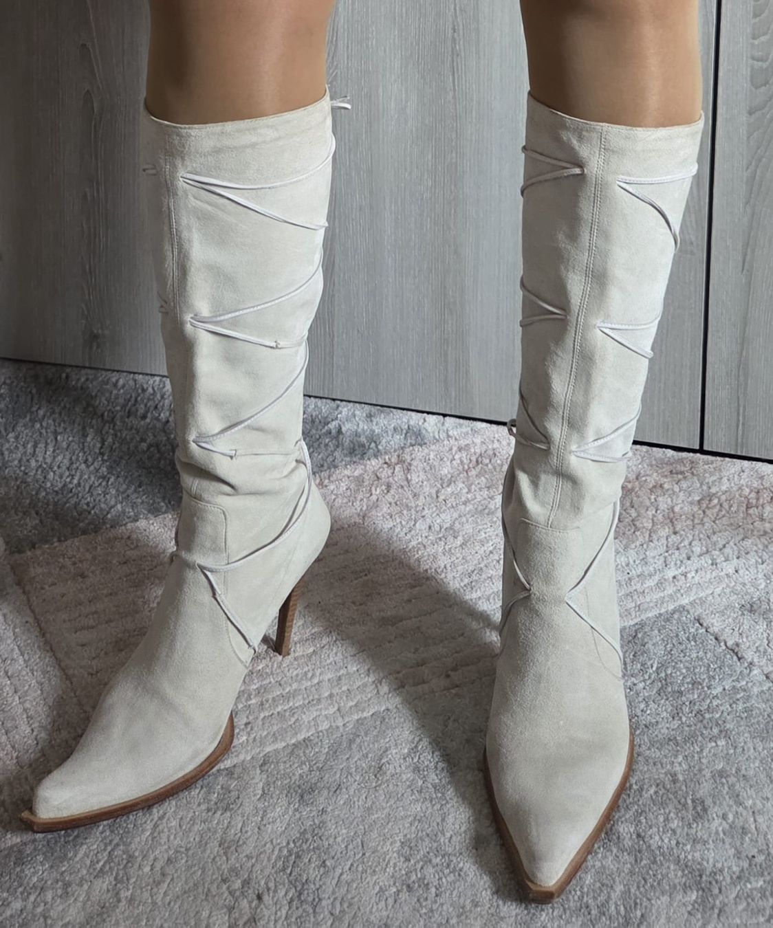 Scarpe da donna: Bottes femme en daim. – Usato da Neuchâtel venduto da wikit