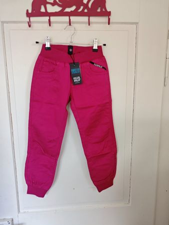 Hose Villervalla Gr 122 NEU! 