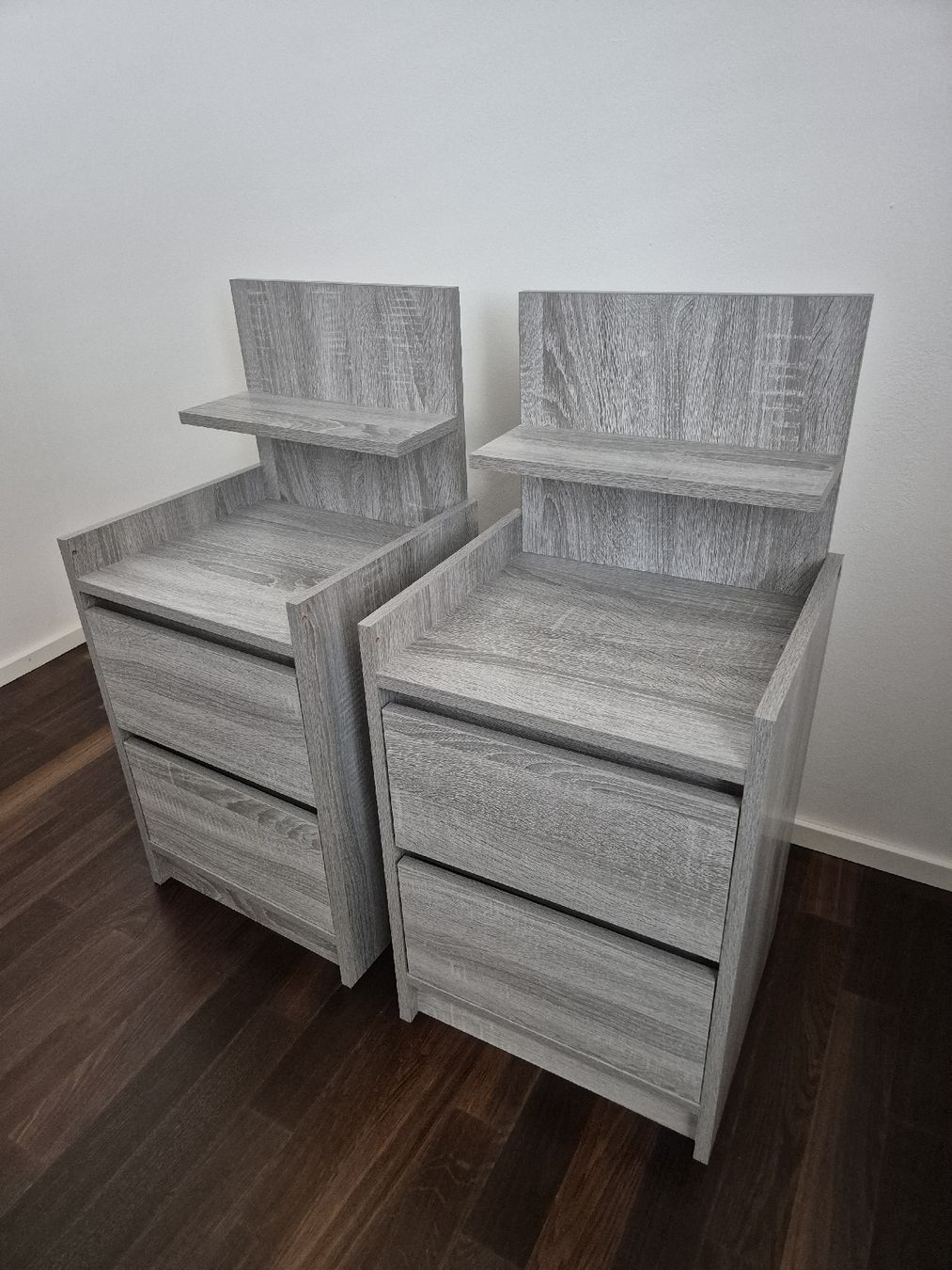 Comodini: 2 x Nachttische / Grey Oak – Usato da Schwerzenbach venduto da buebelle