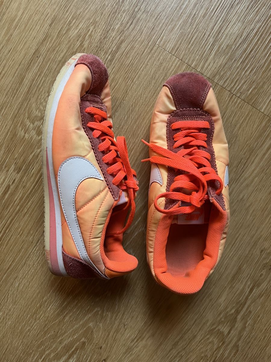 Nike Chaussures hommes: Nike Turnschuhe Orange Damen Grösse 39 – D'occasion à Zürich par jaelllara 2