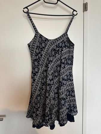 Damenkleid dunkelblau gemustert - S & M - wie NEU!