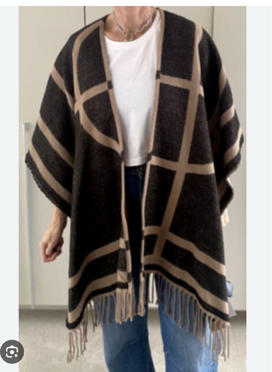 Giacche: Hm poncho, very Toteme inspired – Usato da Fribourg venduto da ksu_65bh 3