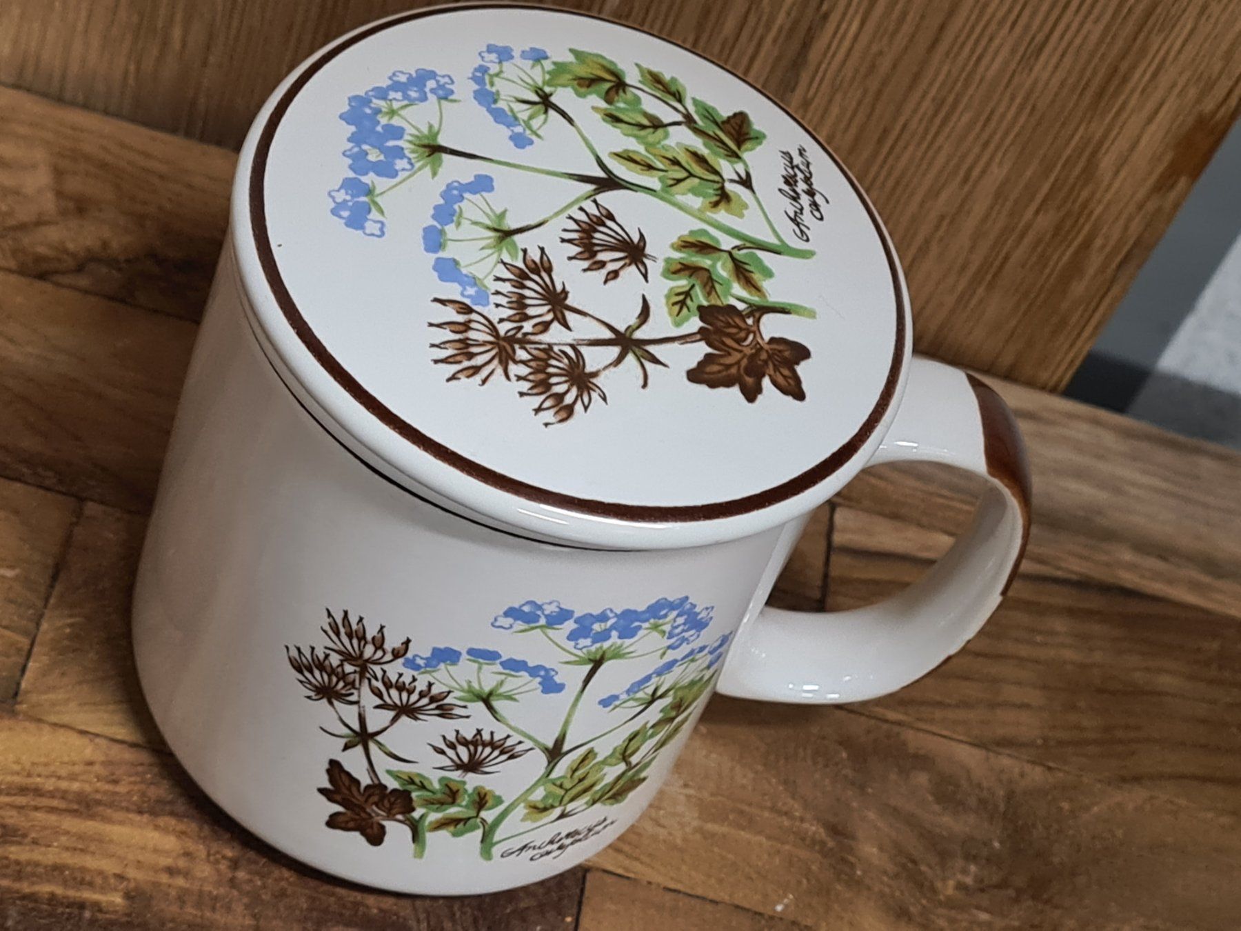 Tazze: Einzelne Tee Tasse mit Teesieb & Deckel – Usato da Amriswil venduto da used2use 2