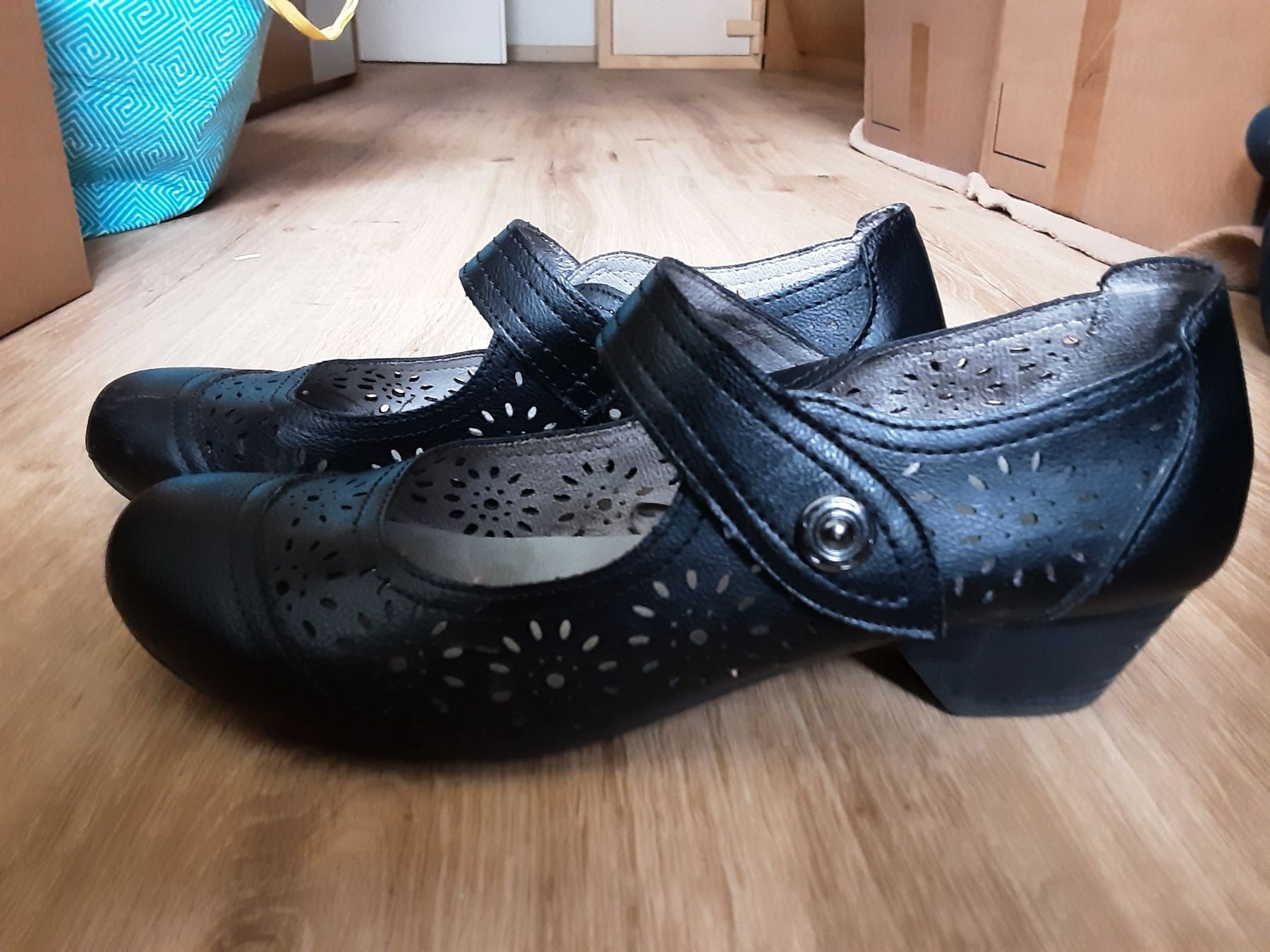 Scarpe da donna: Schuh Grösse 41 – Usato da Altdorf UR venduto da Brandli