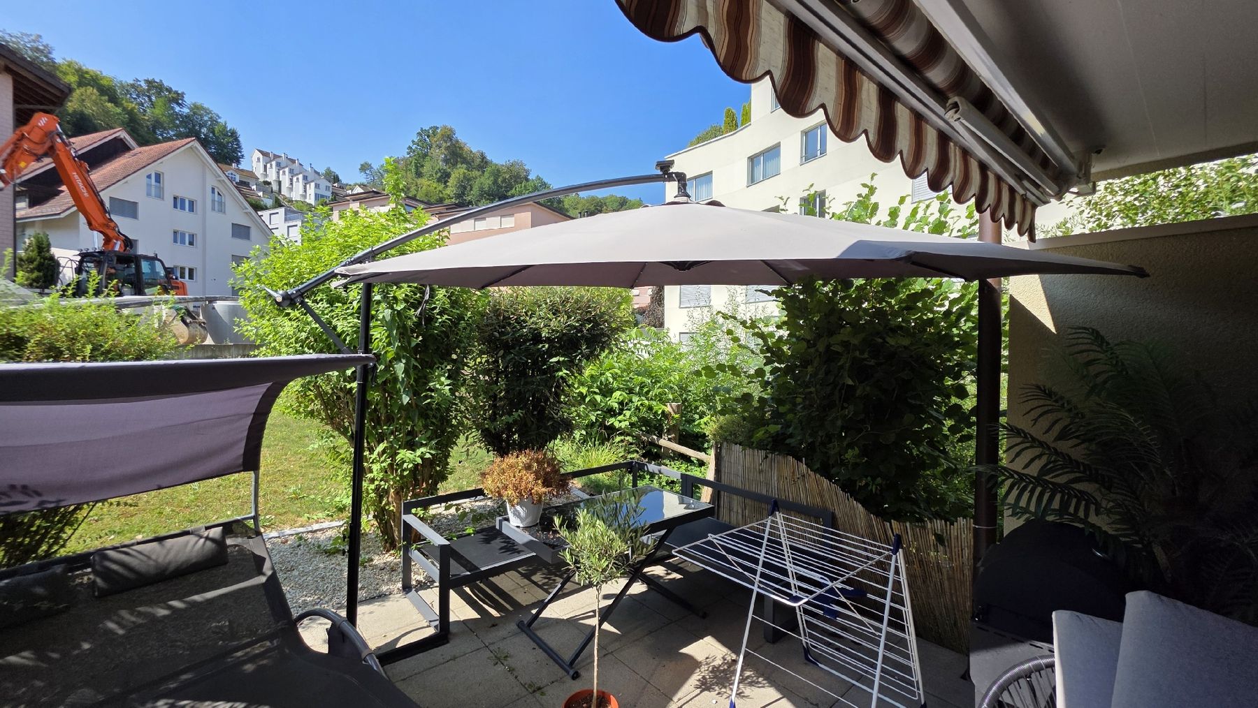 Parasols: Sonnenschirm Anthrazit mit LED – D'occasion à Wollerau par LaWi-98_19