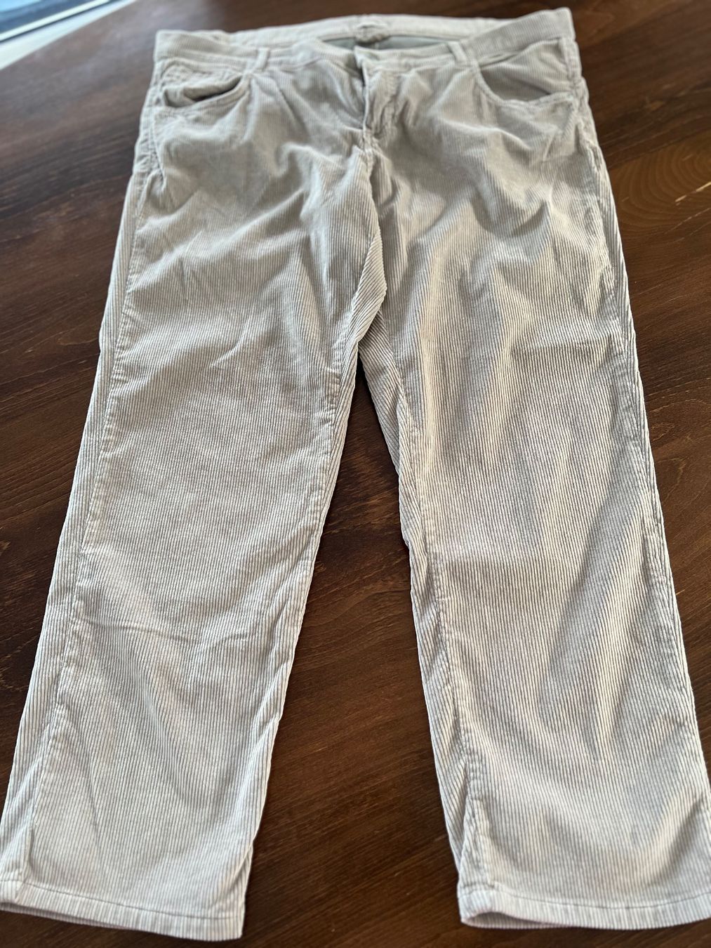 Angels Pantaloni: Angels- Cordhose beige Gr. 42 – Usato da Ebmatingen venduto da Mistelu