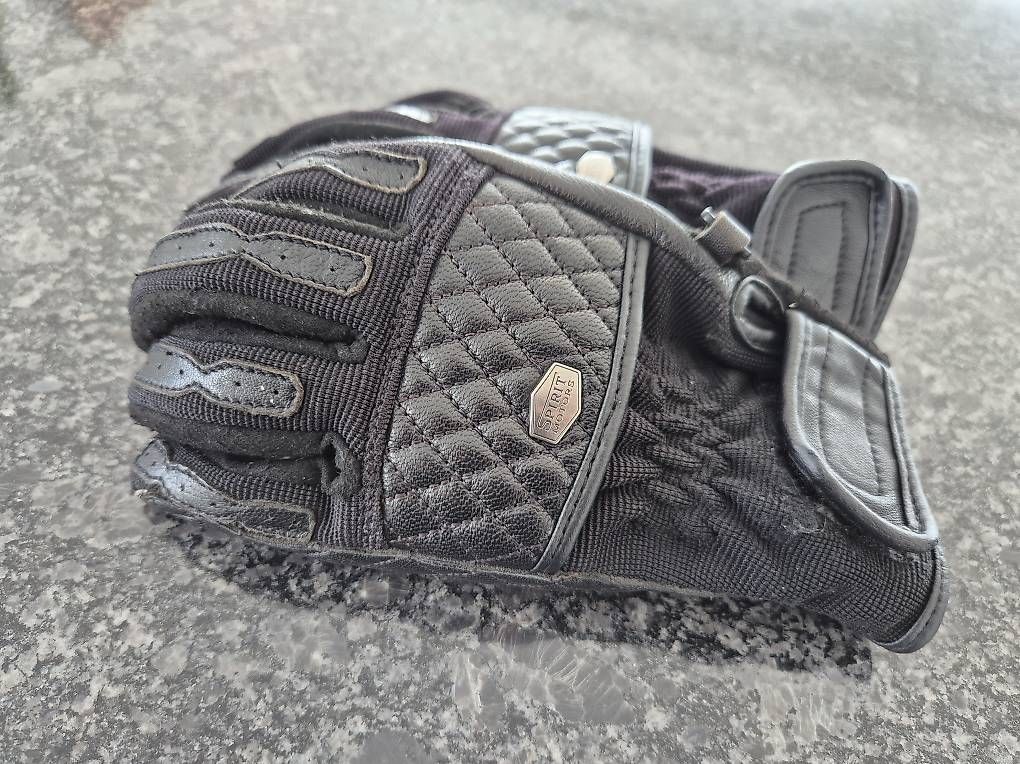 Guanti & manicotti: Motorradhandschuhe Damen  – Usato da Schaffhausen venduto da RK205 1