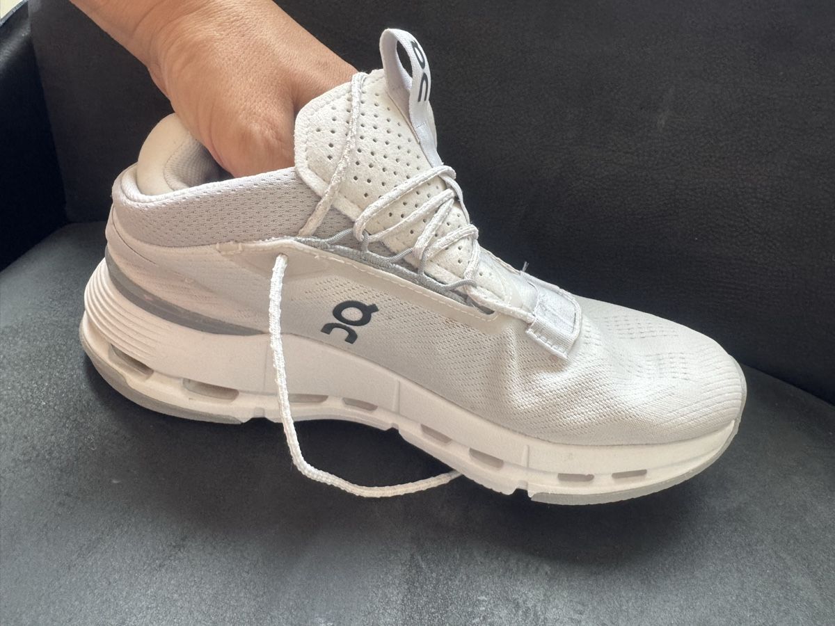 On Scarpe da donna: On Cloudnova Sneaker Weiss 38.5 – Usato da Zürich venduto da LuxuryJewellery 4