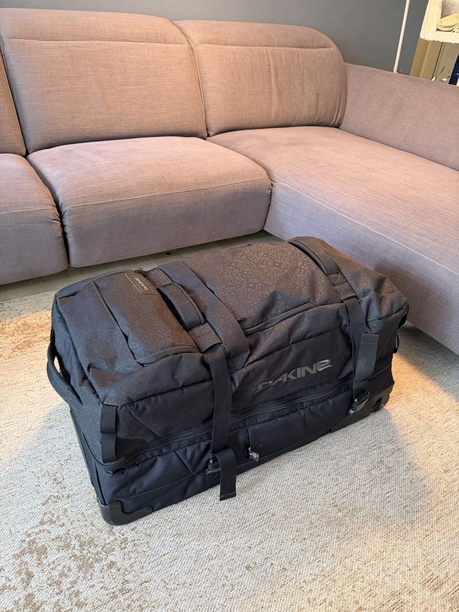 Dakine Reisekoffer: Rolltasche DAKINE 110L – Gebraucht aus Dietlikon von PaBeSa 2