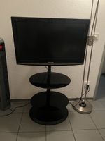Televisore Panasonic con supporto nero in buono stato