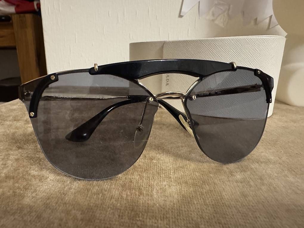 Prada Occhiali & Lenti: Prada Sonnen Brille – Nuovo (secondo la descrizione) da St.Gallen venduto da tij_hm7n 3
