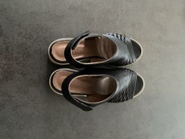Sandales d'été en cuir noir, taille 40, neuves