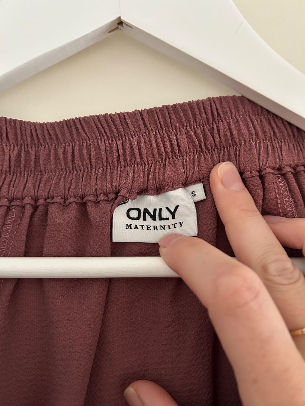 Only Gonne: Sehr leichter Umstandsrock – Usato da Zürich venduto da predisha 1