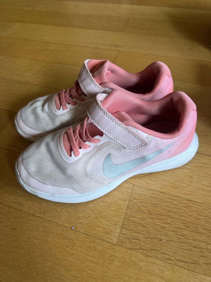 Nike Scarpe per ragazze: Nike Revolution 3 Mädchen Turnschuhe Gr. 31.5 – Usato da Zürich venduto da Salsera79 3