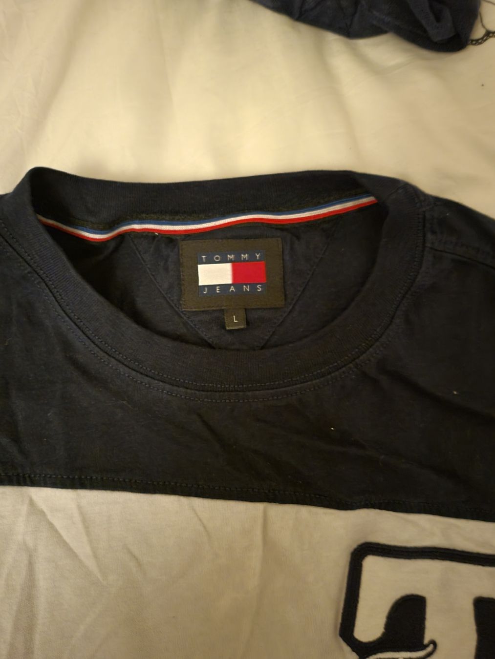 Tommy Hilfiger T-shirt: tee shirt tommy xl – Nuovo (secondo la descrizione) da Troistorrents venduto da ami_mzq5 2