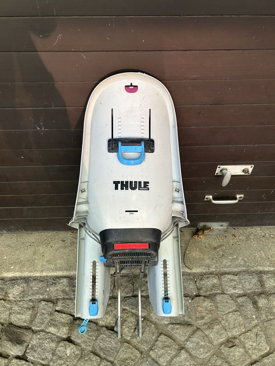 Sièges auto: Thule Velositz gebraucht grau/pink oder grau/anthrazit – D'occasion à Kaltbrunn par mdezanet 1