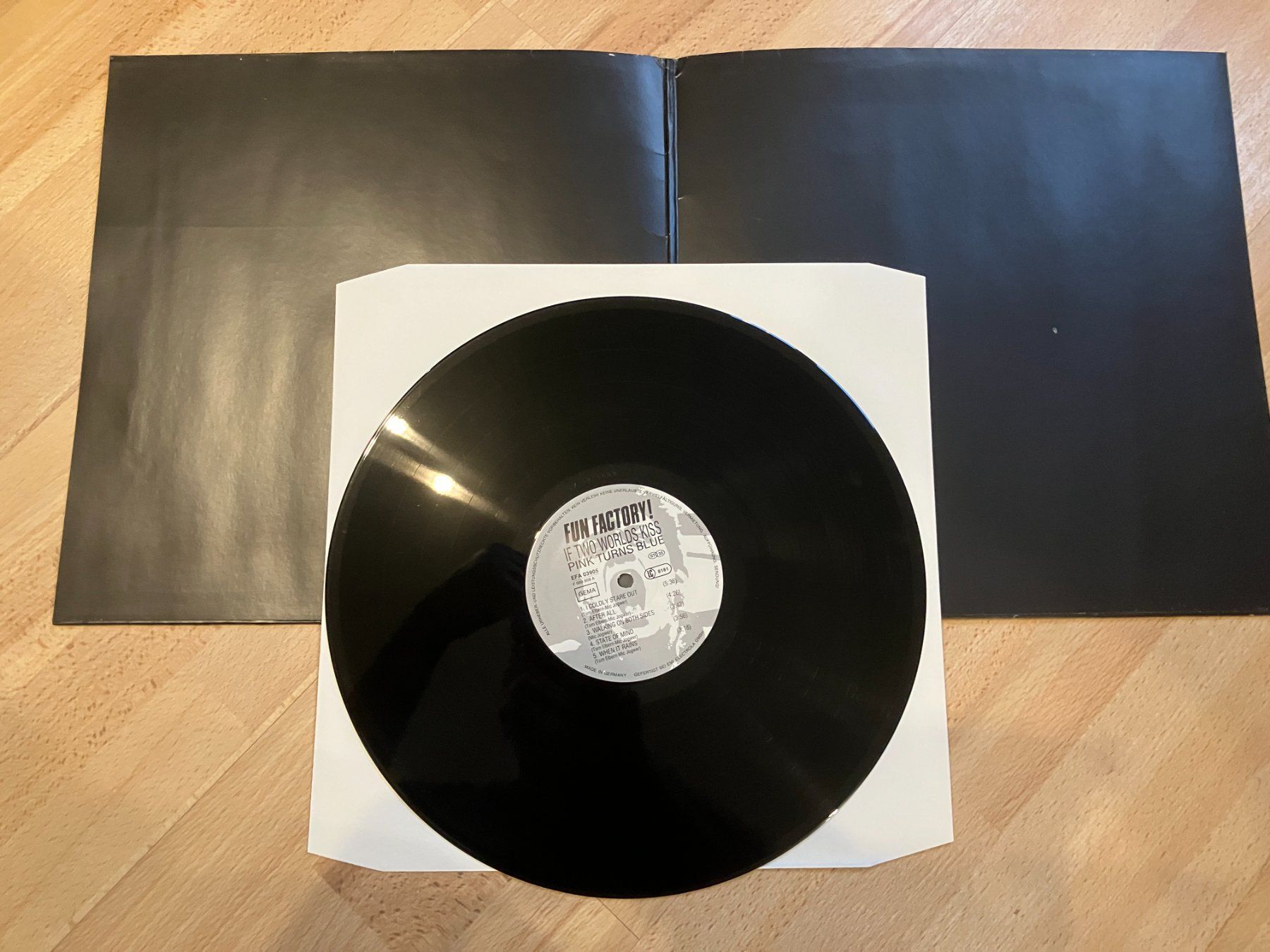 Schallplatten: Pink Turns Blue – Gebraucht aus Aarwangen von Jukebox3 4