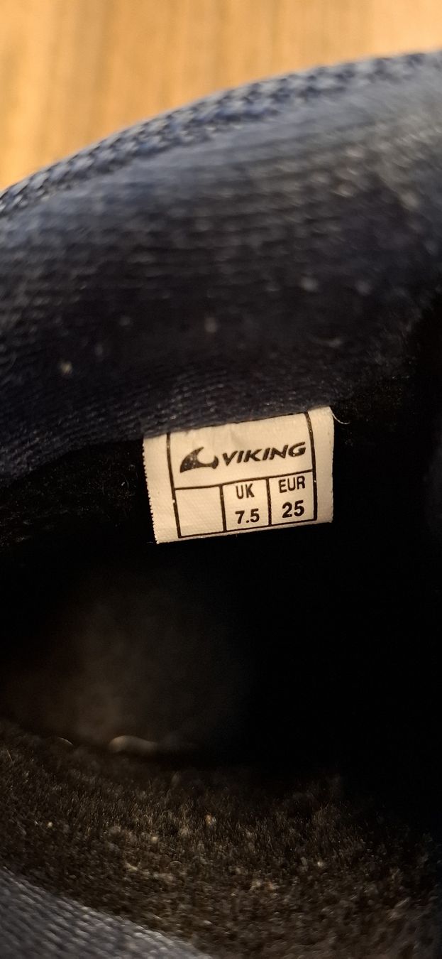 Viking Schuhe für Jungen: Viking Winterstiefel Junge Gr. 25 – Gebraucht aus Wilihof von Raphaela30 1
