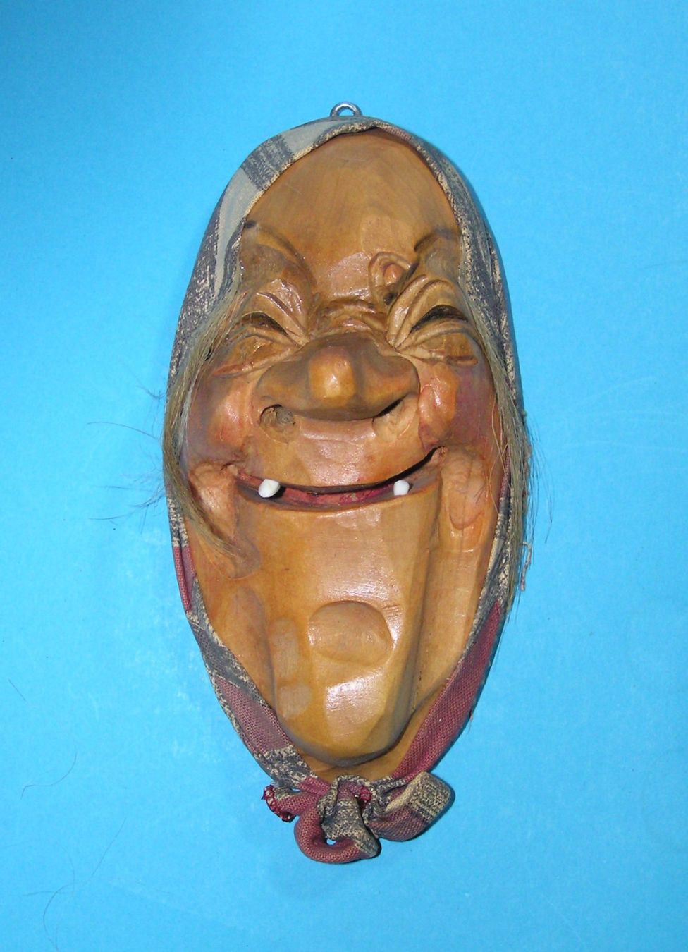 Maschere: GESCHNITZTE HOLZMASKE KRIENS – Usato da Grenchen venduto da Antique-hunter