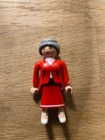 Playmobil Spielfigur Frau in rotem Kostüm