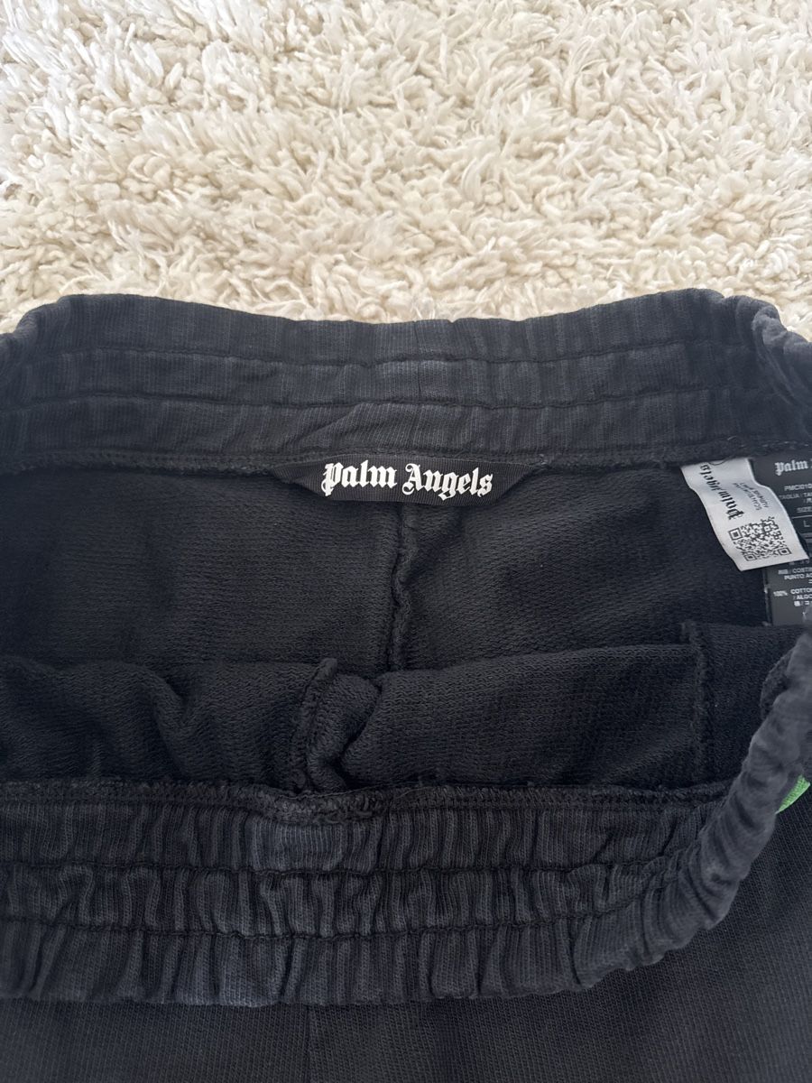 Palm Angels Pantaloni: Palm Angels Shorts – Usato da Genève venduto da ali_5msd 2