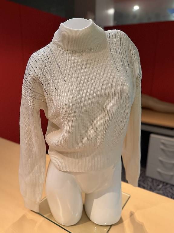Maglioni & Felpe: Weicher Stehkragenpullover in Creme Liu Jo – Usato da Steinhausen venduto da deikoon