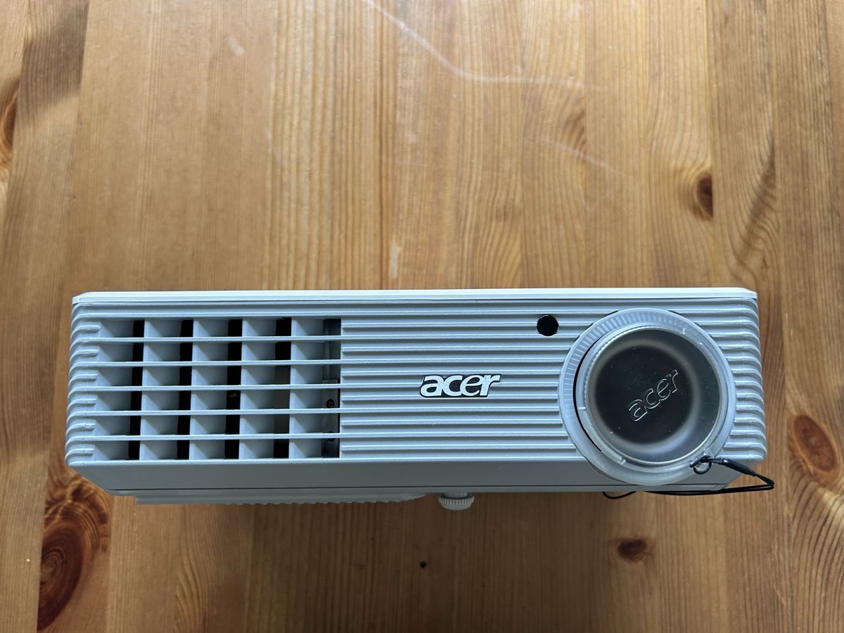 Acer Proiettori: Beamer Acer H5360 – Usato da Lausanne venduto da naranjo