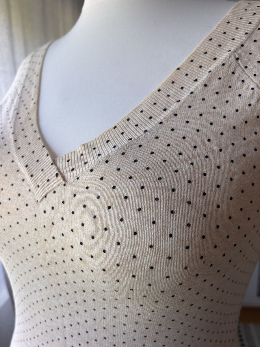 Maglioni & Felpe: Adolfo Dominguez Feinstrick Pullover Gr M V-Ausschnitt – Nuovo (secondo la descrizione) da Wangen ZH venduto da tel_gxb5 3