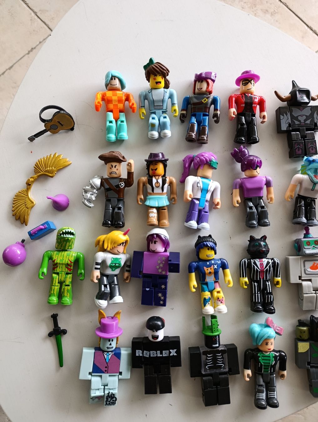 Giocattoli: FIGURINES ROBLOX  – Usato da Sierre venduto da shirley04 1