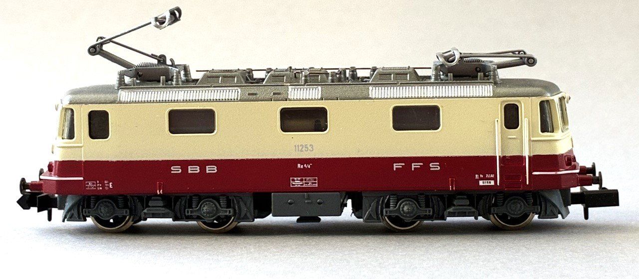 Arnold Modelleisenbahnen: Arnold 2416 SBB Re 4/4'' TEE 11253 – Neu und originalverpackt aus Derendingen von FischertraiNs