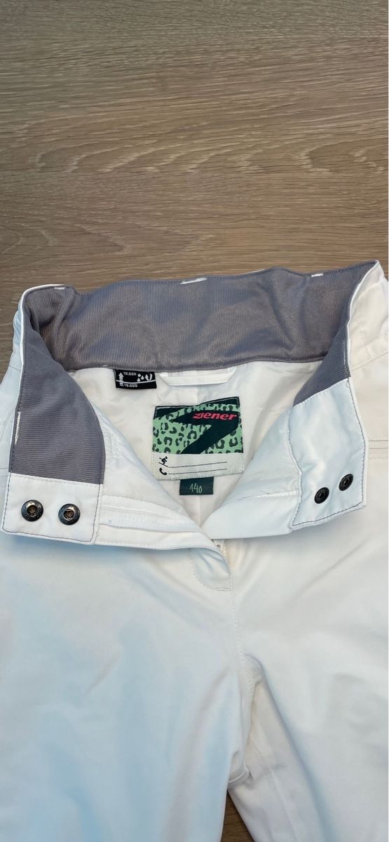 Ziener Pantaloni: Ziener Skihose Kinder Grösse 140 – Usato da Männedorf venduto da HollyCat 3