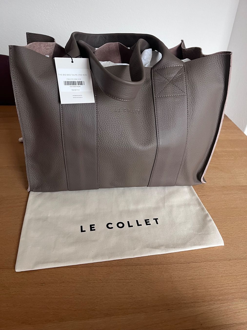 Borse: Tasche Le Collet aus Leder – Nuovo e nell'imballaggio originale da Roggwil BE venduto da KarotteV