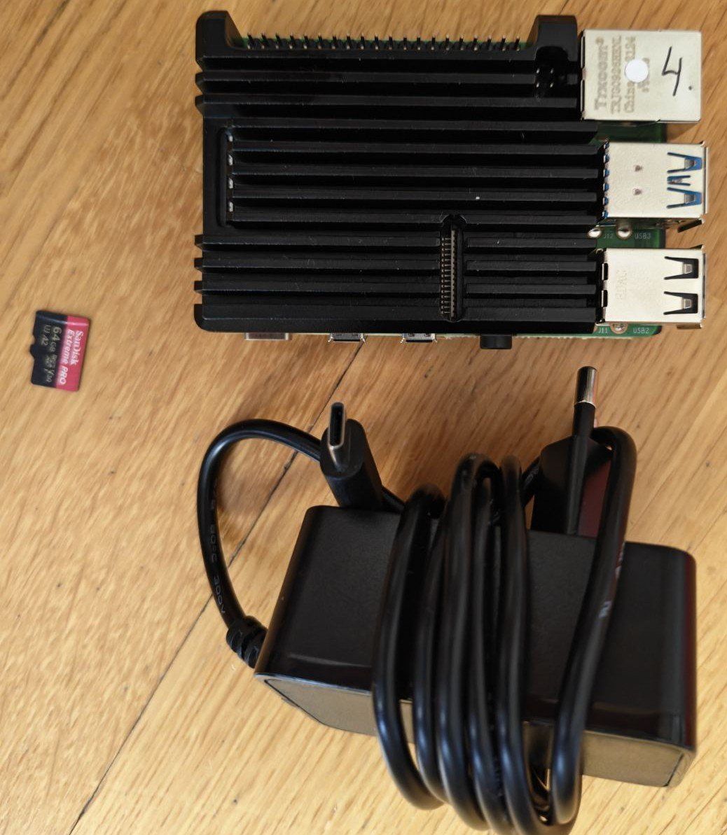 Raspberry Pi PCs: Raspberry Pi 4 Model B (4GB RAM) – D'occasion à Niederhasli par Dany75