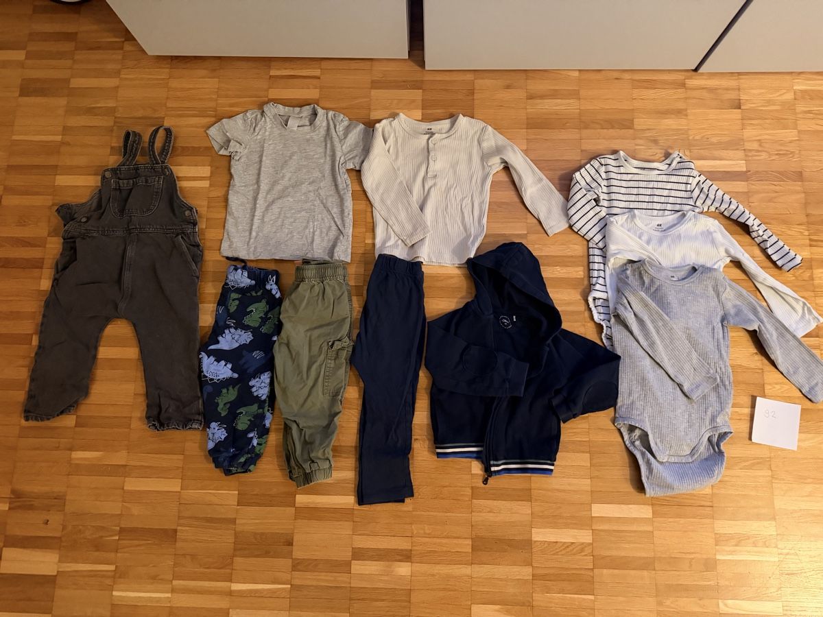 Kleiderpakete & -sets: Kinder Kleidung Gr 92 – Gebraucht aus Schaan von lulu_xx