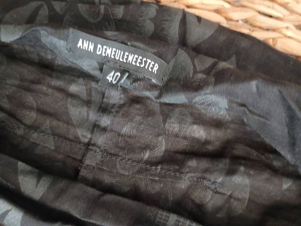 Camicette: Asymmetrische Bluse von Ann Demeulemeester – Usato da Zürich venduto da Melianea 4