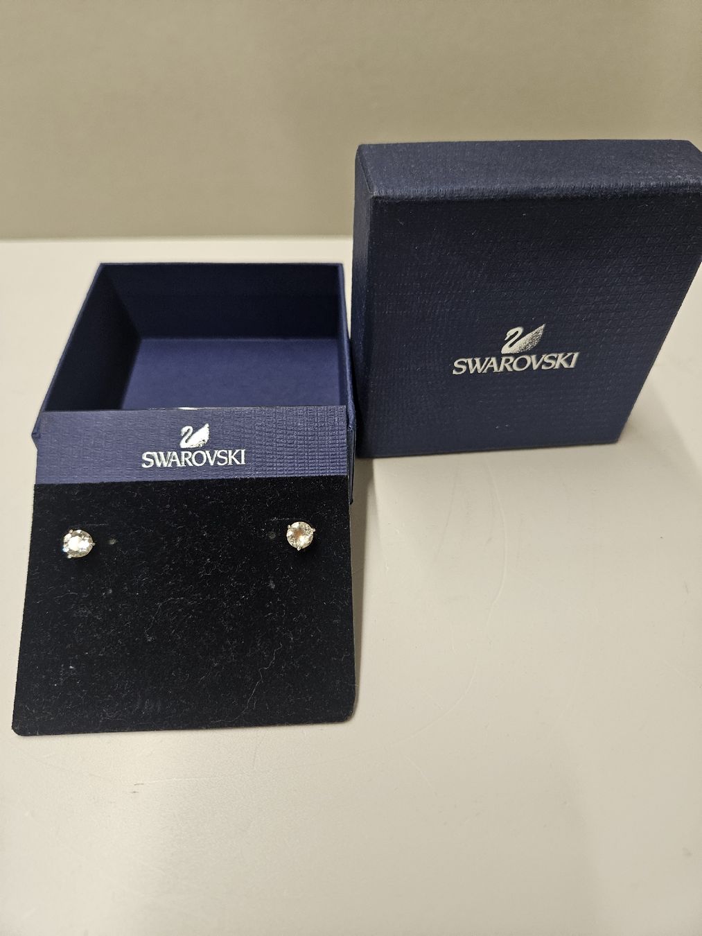 Swarovski Ohrringe & -stecker: Swarovksi Ohrstecker – Neu und originalverpackt aus Dielsdorf von Kenan997