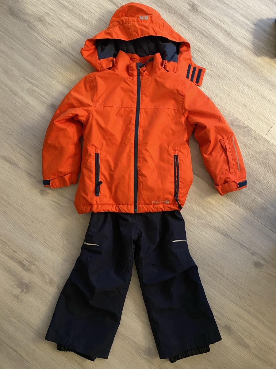 Skis: Skianzug jungen 104 – Gebraucht aus Neftenbach von Denise.J