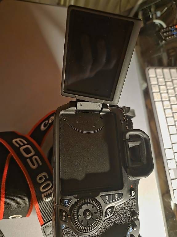 Canon Kamera: Canon EOS 60D mit Tamron 28-200mm Objektiv / Ladegerät – Gebraucht aus Illnau von Spartan226 2
