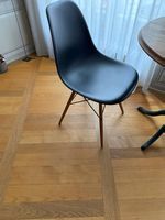 Eames Plastic Side Chair schwarz